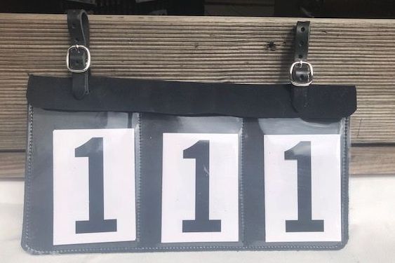 Carriages bag for starting numbers