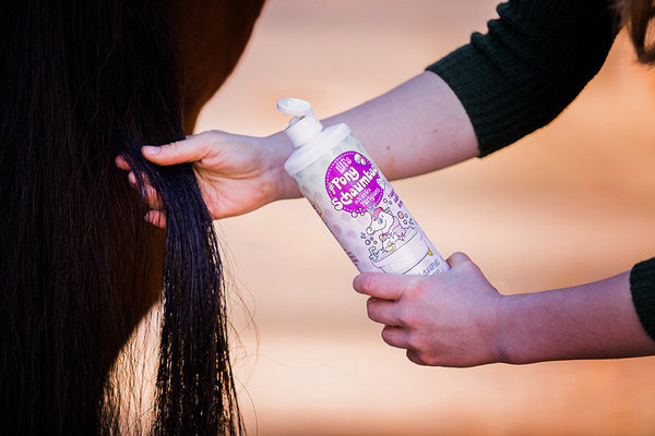 Lili´s # Pony Schaumbad - 100% natürliches Pferdeshampoo